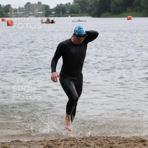 21.06.2025 - 27. Vierlanden-Triathlon Lena Gebhardt http://msf.ph/oto/8040633 15.06.2025 12:56:47 Schwimmen 1113, 1140, 1160, 1163 meine-sportfotos.de