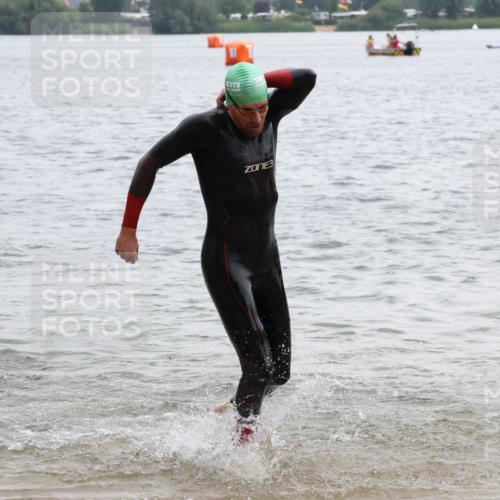 21.06.2025 - 27. Vierlanden-Triathlon Lena Gebhardt http://msf.ph/oto/8040637 15.06.2025 12:56:48 Schwimmen 1113, 1140, 1160, 1163 meine-sportfotos.de