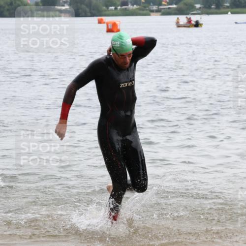 21.06.2025 - 27. Vierlanden-Triathlon Lena Gebhardt http://msf.ph/oto/8040640 15.06.2025 12:56:48 Schwimmen 1113, 1140, 1160, 1163 meine-sportfotos.de