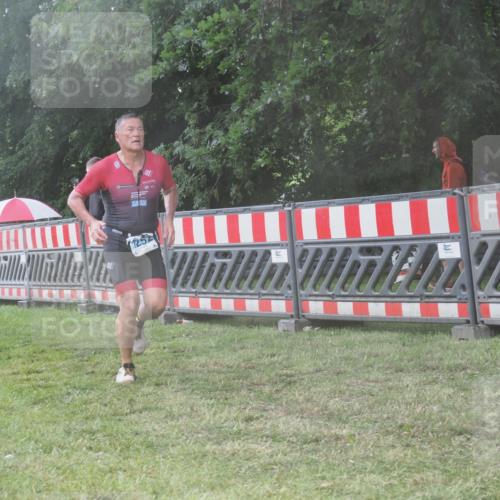 21.06.2025 - 27. Vierlanden-Triathlon KatJ http://msf.ph/oto/8040655 15.06.2025 14:29:01 Ziel 1176, 1252 meine-sportfotos.de