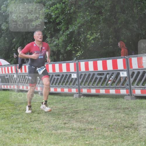 21.06.2025 - 27. Vierlanden-Triathlon KatJ http://msf.ph/oto/8040658 15.06.2025 14:29:01 Ziel 1176, 1252 meine-sportfotos.de