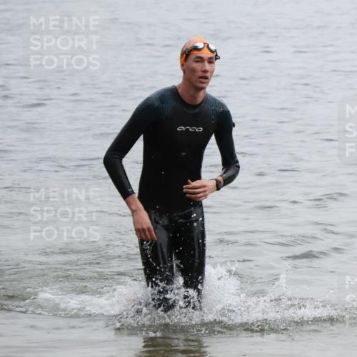 21.06.2025 - 27. Vierlanden-Triathlon Lena Gebhardt http://msf.ph/oto/8040669 15.06.2025 12:57:04 Schwimmen 1109 meine-sportfotos.de