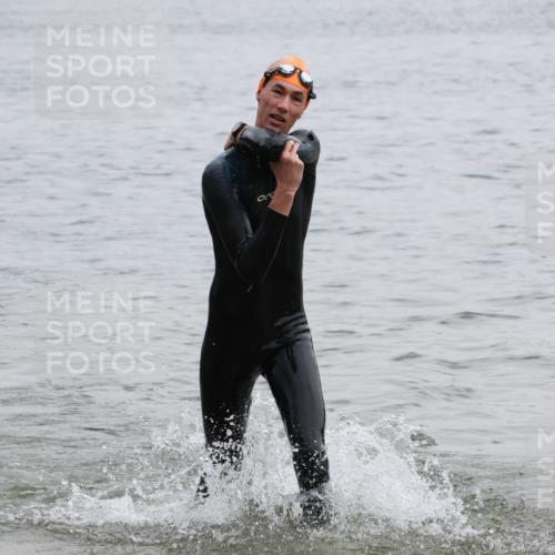 21.06.2025 - 27. Vierlanden-Triathlon Lena Gebhardt http://msf.ph/oto/8040673 15.06.2025 12:57:05 Schwimmen 1109 meine-sportfotos.de