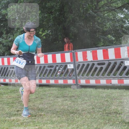 21.06.2025 - 27. Vierlanden-Triathlon KatJ http://msf.ph/oto/8040712 15.06.2025 14:29:04 Ziel 1176, 1252 meine-sportfotos.de