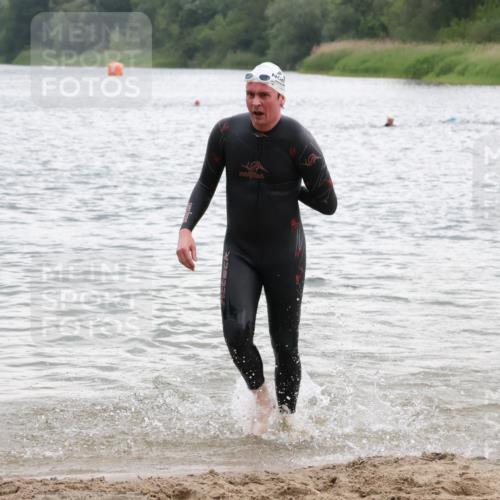 21.06.2025 - 27. Vierlanden-Triathlon Lena Gebhardt http://msf.ph/oto/8040726 15.06.2025 13:00:11 Schwimmen 1133 meine-sportfotos.de