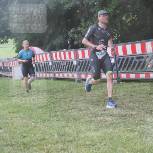 21.06.2025 - 27. Vierlanden-Triathlon KatJ http://msf.ph/oto/8040738 15.06.2025 14:29:19 Ziel 1223, 1296 meine-sportfotos.de