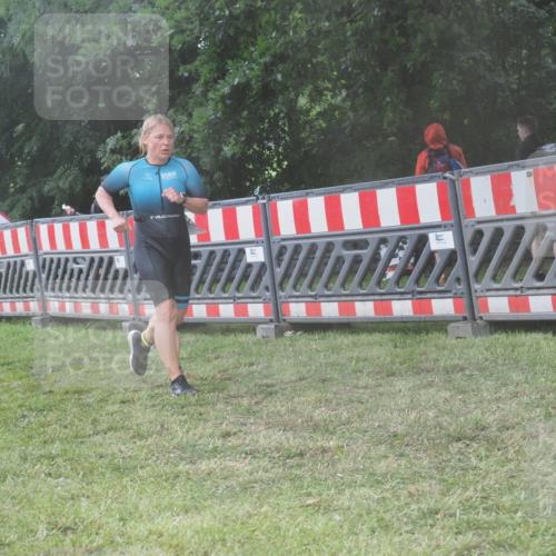 21.06.2025 - 27. Vierlanden-Triathlon KatJ http://msf.ph/oto/8040748 15.06.2025 14:29:20 Ziel 1223, 1296 meine-sportfotos.de