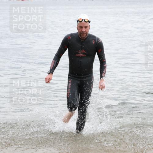21.06.2025 - 27. Vierlanden-Triathlon Lena Gebhardt http://msf.ph/oto/8040771 15.06.2025 13:00:33 Schwimmen 1139 meine-sportfotos.de
