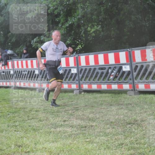 21.06.2025 - 27. Vierlanden-Triathlon KatJ http://msf.ph/oto/8040788 15.06.2025 14:29:41 Ziel 1175, 1271, 1287, 1295 meine-sportfotos.de