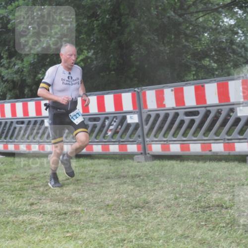 21.06.2025 - 27. Vierlanden-Triathlon KatJ http://msf.ph/oto/8040797 15.06.2025 14:29:42 Ziel 1175, 1271, 1287, 1295 meine-sportfotos.de