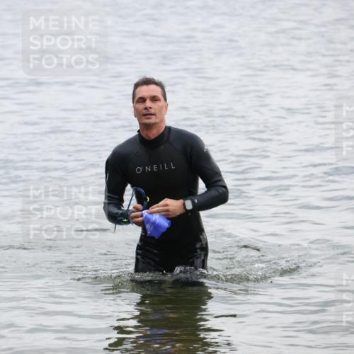 21.06.2025 - 27. Vierlanden-Triathlon Lena Gebhardt http://msf.ph/oto/8040814 15.06.2025 13:01:07 Schwimmen 1121 meine-sportfotos.de