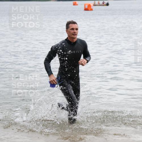 21.06.2025 - 27. Vierlanden-Triathlon Lena Gebhardt http://msf.ph/oto/8040834 15.06.2025 13:01:11 Schwimmen 1121 meine-sportfotos.de