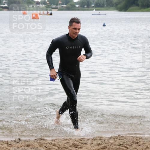 21.06.2025 - 27. Vierlanden-Triathlon Lena Gebhardt http://msf.ph/oto/8040840 15.06.2025 13:01:12 Schwimmen 1121 meine-sportfotos.de