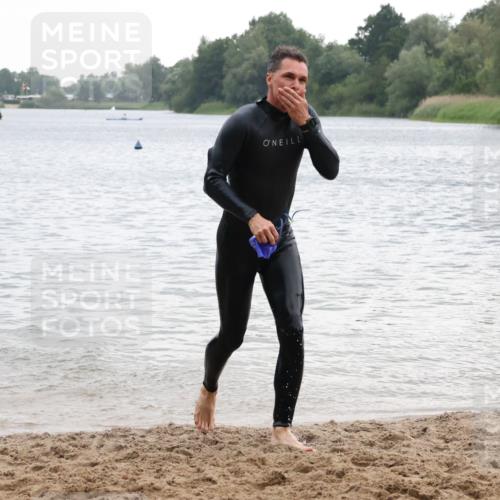 21.06.2025 - 27. Vierlanden-Triathlon Lena Gebhardt http://msf.ph/oto/8040846 15.06.2025 13:01:13 Schwimmen 1121 meine-sportfotos.de