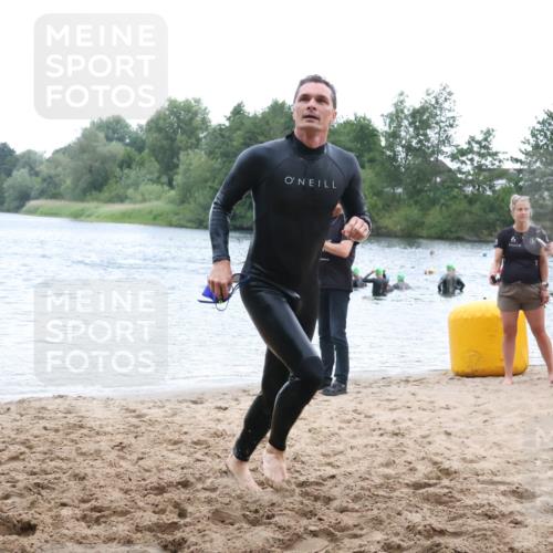 21.06.2025 - 27. Vierlanden-Triathlon Lena Gebhardt http://msf.ph/oto/8040859 15.06.2025 13:01:15 Schwimmen 1121 meine-sportfotos.de