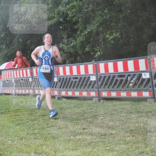 21.06.2025 - 27. Vierlanden-Triathlon KatJ http://msf.ph/oto/8040862 15.06.2025 14:29:47 Ziel 1175, 1287, 1294, 1295 meine-sportfotos.de