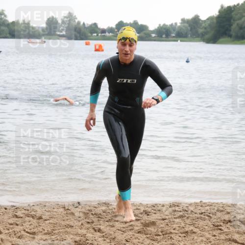 21.06.2025 - 27. Vierlanden-Triathlon Lena Gebhardt http://msf.ph/oto/8040888 15.06.2025 13:04:51 Schwimmen 1165 meine-sportfotos.de