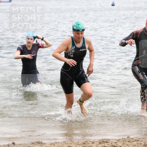 21.06.2025 - 27. Vierlanden-Triathlon Lena Gebhardt http://msf.ph/oto/8040949 15.06.2025 13:05:23 Schwimmen 1170, 1183, 1195, 1230 meine-sportfotos.de