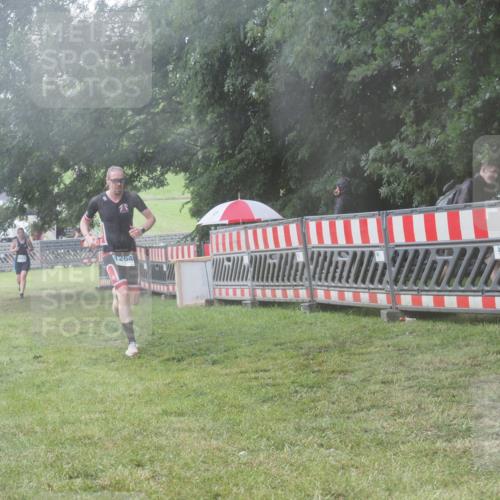 21.06.2025 - 27. Vierlanden-Triathlon KatJ http://msf.ph/oto/8040950 15.06.2025 14:30:05 Ziel 1168, 1264 meine-sportfotos.de