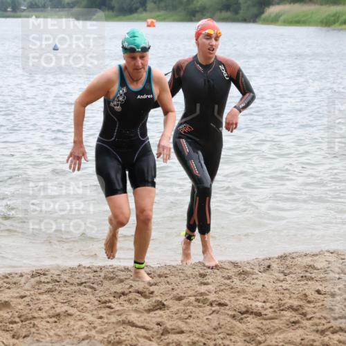 21.06.2025 - 27. Vierlanden-Triathlon Lena Gebhardt http://msf.ph/oto/8040960 15.06.2025 13:05:24 Schwimmen 1170, 1183, 1195, 1230 meine-sportfotos.de