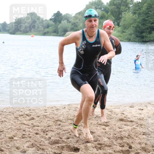 21.06.2025 - 27. Vierlanden-Triathlon Lena Gebhardt http://msf.ph/oto/8040972 15.06.2025 13:05:26 Schwimmen 1170, 1183, 1195, 1230 meine-sportfotos.de
