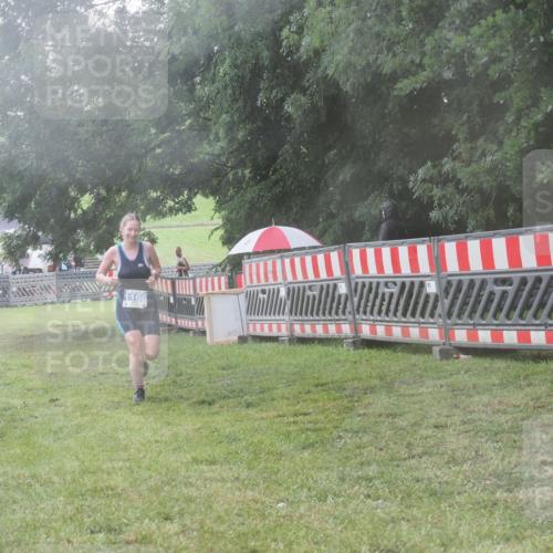 21.06.2025 - 27. Vierlanden-Triathlon KatJ http://msf.ph/oto/8040988 15.06.2025 14:30:11 Ziel 1168, 1236 meine-sportfotos.de