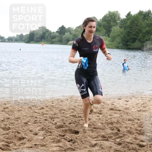 21.06.2025 - 27. Vierlanden-Triathlon Lena Gebhardt http://msf.ph/oto/8040994 15.06.2025 13:05:28 Schwimmen 1170, 1183, 1195, 1230 meine-sportfotos.de