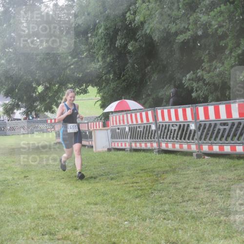 21.06.2025 - 27. Vierlanden-Triathlon KatJ http://msf.ph/oto/8040995 15.06.2025 14:30:11 Ziel 1168, 1236 meine-sportfotos.de