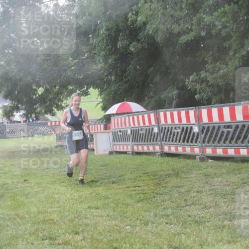 21.06.2025 - 27. Vierlanden-Triathlon KatJ http://msf.ph/oto/8040998 15.06.2025 14:30:11 Ziel 1168, 1236 meine-sportfotos.de