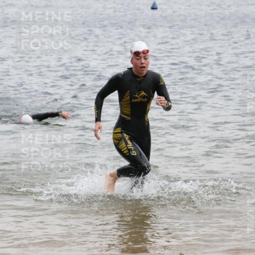 21.06.2025 - 27. Vierlanden-Triathlon Lena Gebhardt http://msf.ph/oto/8041000 15.06.2025 13:05:29 Schwimmen 1170, 1183, 1195, 1230 meine-sportfotos.de