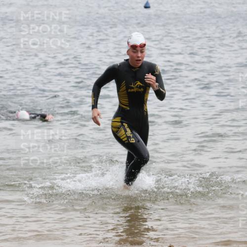 21.06.2025 - 27. Vierlanden-Triathlon Lena Gebhardt http://msf.ph/oto/8041002 15.06.2025 13:05:30 Schwimmen 1170, 1182, 1183, 1195, 1230 meine-sportfotos.de