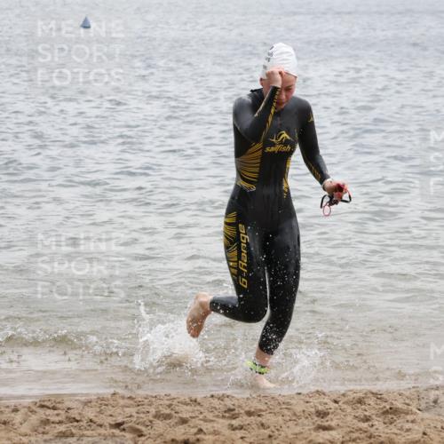 21.06.2025 - 27. Vierlanden-Triathlon Lena Gebhardt http://msf.ph/oto/8041005 15.06.2025 13:05:31 Schwimmen 1170, 1182, 1183, 1195, 1230 meine-sportfotos.de
