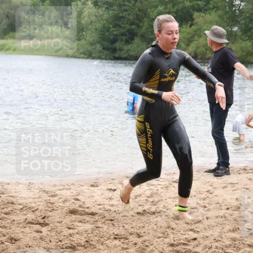 21.06.2025 - 27. Vierlanden-Triathlon Lena Gebhardt http://msf.ph/oto/8041027 15.06.2025 13:05:32 Schwimmen 1170, 1182, 1183, 1195, 1227, 1230 meine-sportfotos.de