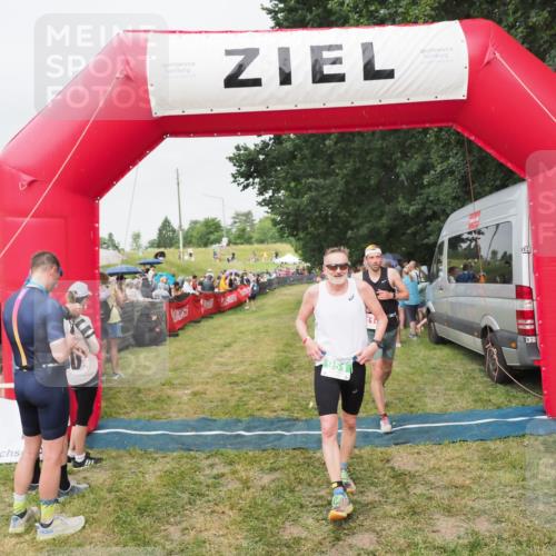 21.06.2025 - 27. Vierlanden-Triathlon MichiJ http://msf.ph/oto/8041036 15.06.2026 13:27:35 Ziel 114, 762, 951 meine-sportfotos.de