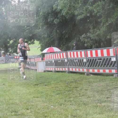 21.06.2025 - 27. Vierlanden-Triathlon KatJ http://msf.ph/oto/8041037 15.06.2025 14:30:18 Ziel 1236, 1255 meine-sportfotos.de