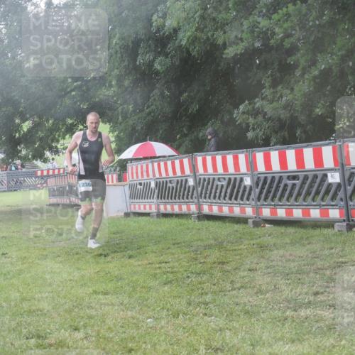 21.06.2025 - 27. Vierlanden-Triathlon KatJ http://msf.ph/oto/8041039 15.06.2025 14:30:18 Ziel 1236, 1255 meine-sportfotos.de