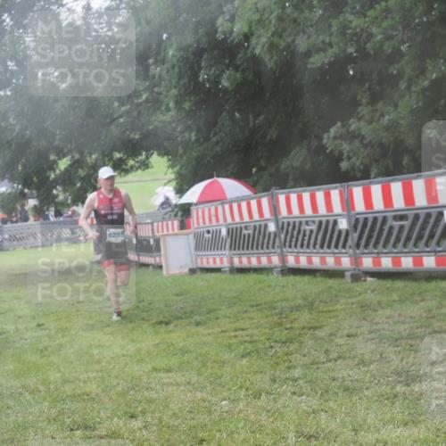 21.06.2025 - 27. Vierlanden-Triathlon KatJ http://msf.ph/oto/8041082 15.06.2025 14:30:22 Ziel 1236, 1255 meine-sportfotos.de