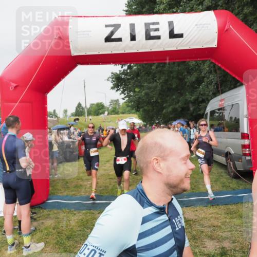 21.06.2025 - 27. Vierlanden-Triathlon MichiJ http://msf.ph/oto/8041111 15.06.2026 13:27:51 Ziel 26, 169, 964, 1058, 1059, 1060 meine-sportfotos.de