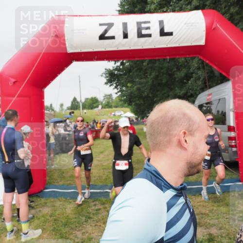 21.06.2025 - 27. Vierlanden-Triathlon MichiJ http://msf.ph/oto/8041118 15.06.2026 13:27:51 Ziel 26, 169, 964, 1058, 1059, 1060 meine-sportfotos.de