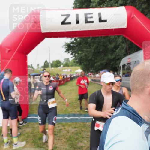 21.06.2025 - 27. Vierlanden-Triathlon MichiJ http://msf.ph/oto/8041130 15.06.2026 13:27:51 Ziel 26, 169, 964, 1058, 1059, 1060 meine-sportfotos.de