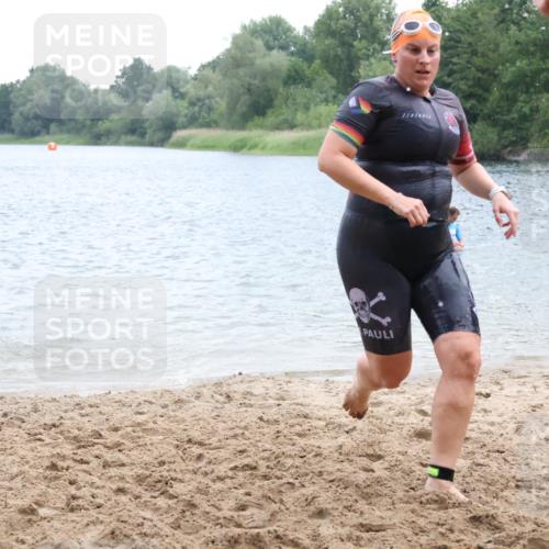 21.06.2025 - 27. Vierlanden-Triathlon Lena Gebhardt http://msf.ph/oto/8041165 15.06.2025 13:06:18 Schwimmen 1169, 1180, 1189, 1190, 1208 meine-sportfotos.de