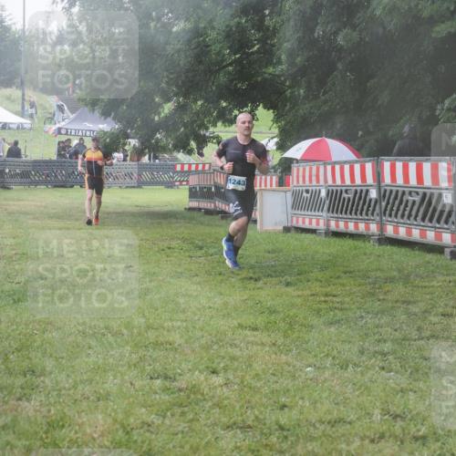 21.06.2025 - 27. Vierlanden-Triathlon KatJ http://msf.ph/oto/8041194 15.06.2025 14:31:30 Ziel 1243, 1257 meine-sportfotos.de