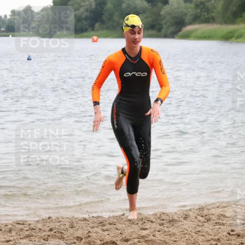 21.06.2025 - 27. Vierlanden-Triathlon Lena Gebhardt http://msf.ph/oto/8041196 15.06.2025 13:06:22 Schwimmen 1164, 1169, 1180, 1189, 1190, 1208 meine-sportfotos.de