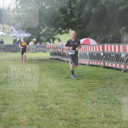 21.06.2025 - 27. Vierlanden-Triathlon KatJ http://msf.ph/oto/8041200 15.06.2025 14:31:31 Ziel 1243, 1257 meine-sportfotos.de
