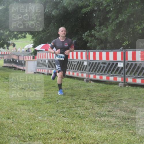 21.06.2025 - 27. Vierlanden-Triathlon KatJ http://msf.ph/oto/8041215 15.06.2025 14:31:31 Ziel 1243, 1257 meine-sportfotos.de