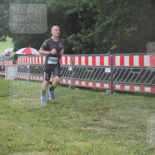 21.06.2025 - 27. Vierlanden-Triathlon KatJ http://msf.ph/oto/8041218 15.06.2025 14:31:31 Ziel 1243, 1257 meine-sportfotos.de
