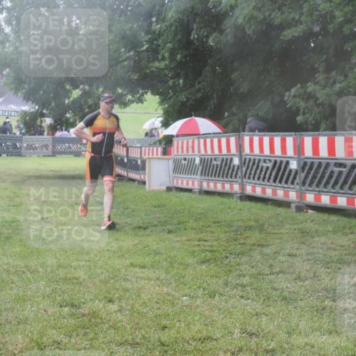 21.06.2025 - 27. Vierlanden-Triathlon KatJ http://msf.ph/oto/8041236 15.06.2025 14:31:33 Ziel 1237, 1243, 1257 meine-sportfotos.de