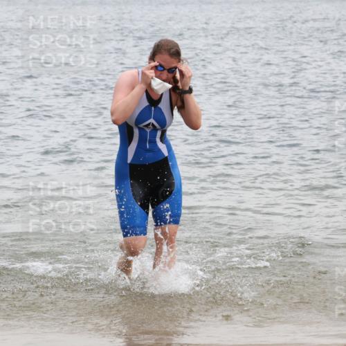 21.06.2025 - 27. Vierlanden-Triathlon Lena Gebhardt http://msf.ph/oto/8041242 15.06.2025 13:06:40 Schwimmen 1164, 1175, 1191, 1210 meine-sportfotos.de