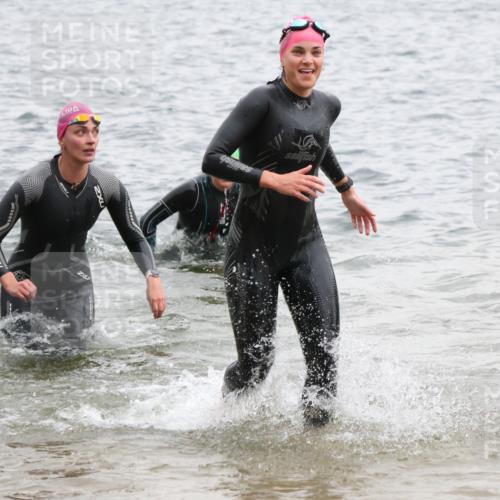 21.06.2025 - 27. Vierlanden-Triathlon Lena Gebhardt http://msf.ph/oto/8041273 15.06.2025 13:06:45 Schwimmen 1167, 1175, 1191, 1210, 1215, 1217 meine-sportfotos.de