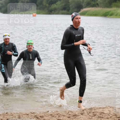 21.06.2025 - 27. Vierlanden-Triathlon Lena Gebhardt http://msf.ph/oto/8041310 15.06.2025 13:06:50 Schwimmen 1166, 1167, 1175, 1191, 1200, 1205, 1210, 1215, 1217 meine-sportfotos.de
